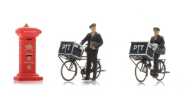 Artitec 5870052 - H0 - Fahrradfahrende Postboten mit Briefkasten